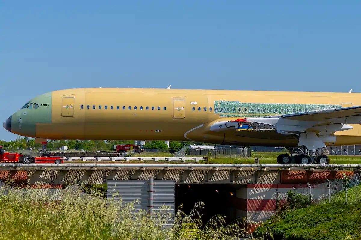 F-WZNM // PH-ZNA KLM Royal Dutch Airlines Airbus A350-941 msn 809
