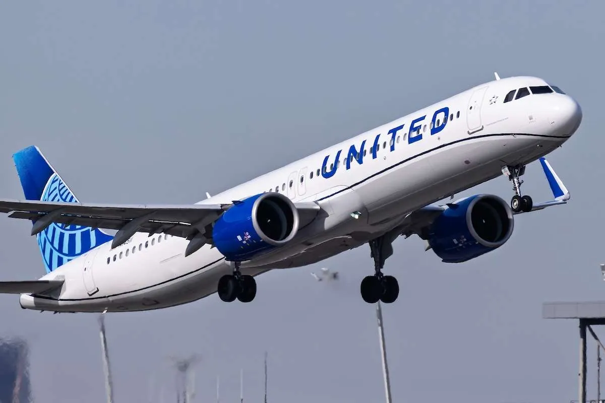 United Airlines Airbus A321Neo N14511 departure from 7L at Sky Harbor Intl. Airport
