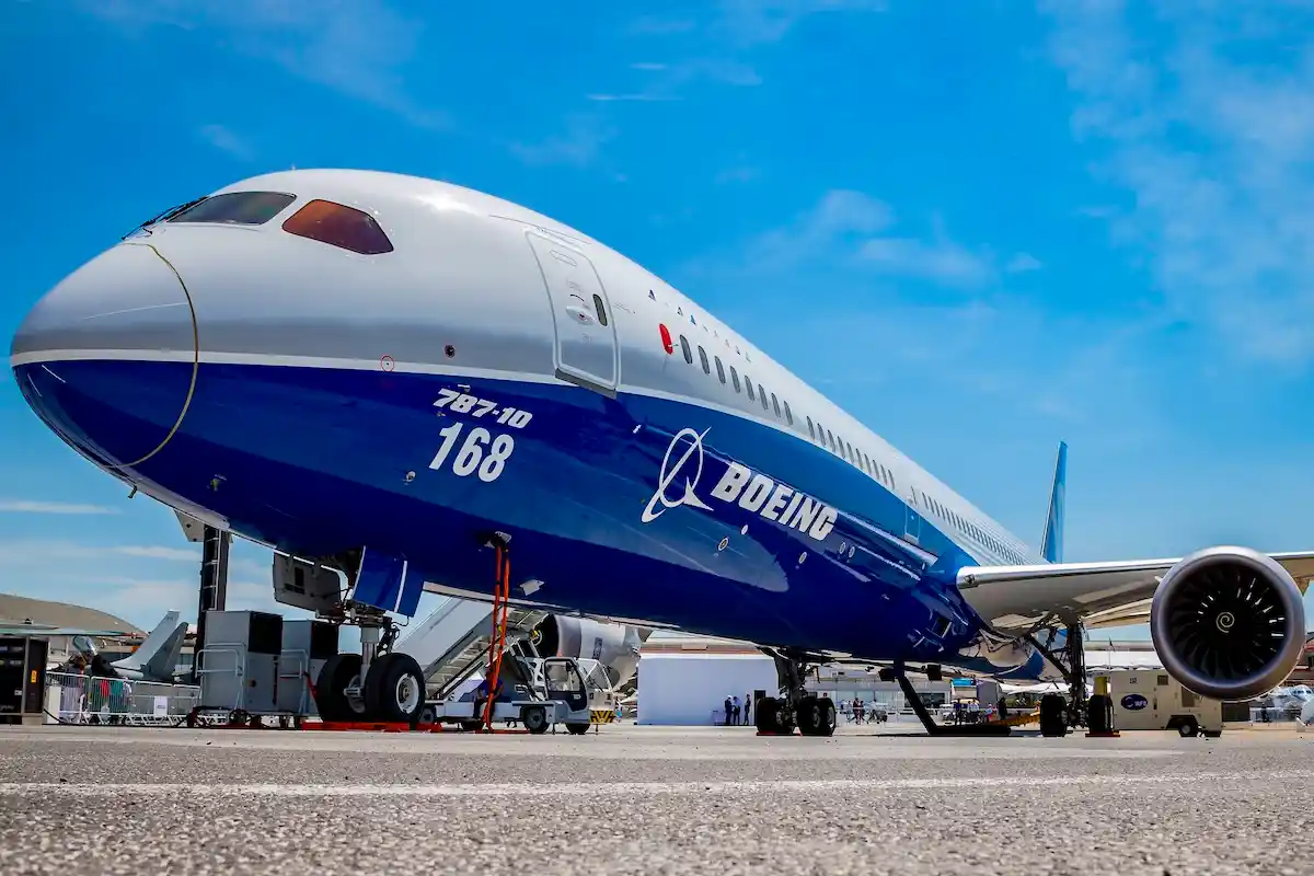 A Boeing 787-10 Dreamliner at Salon du Bourget 2017