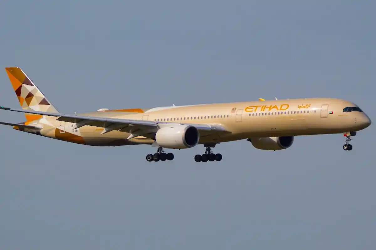 Etihad Airways Airbus A350-1041, registration A6-XWI, on final approach and landing at Adolfo Suárez Madrid-Barajas Airport (LEMD)