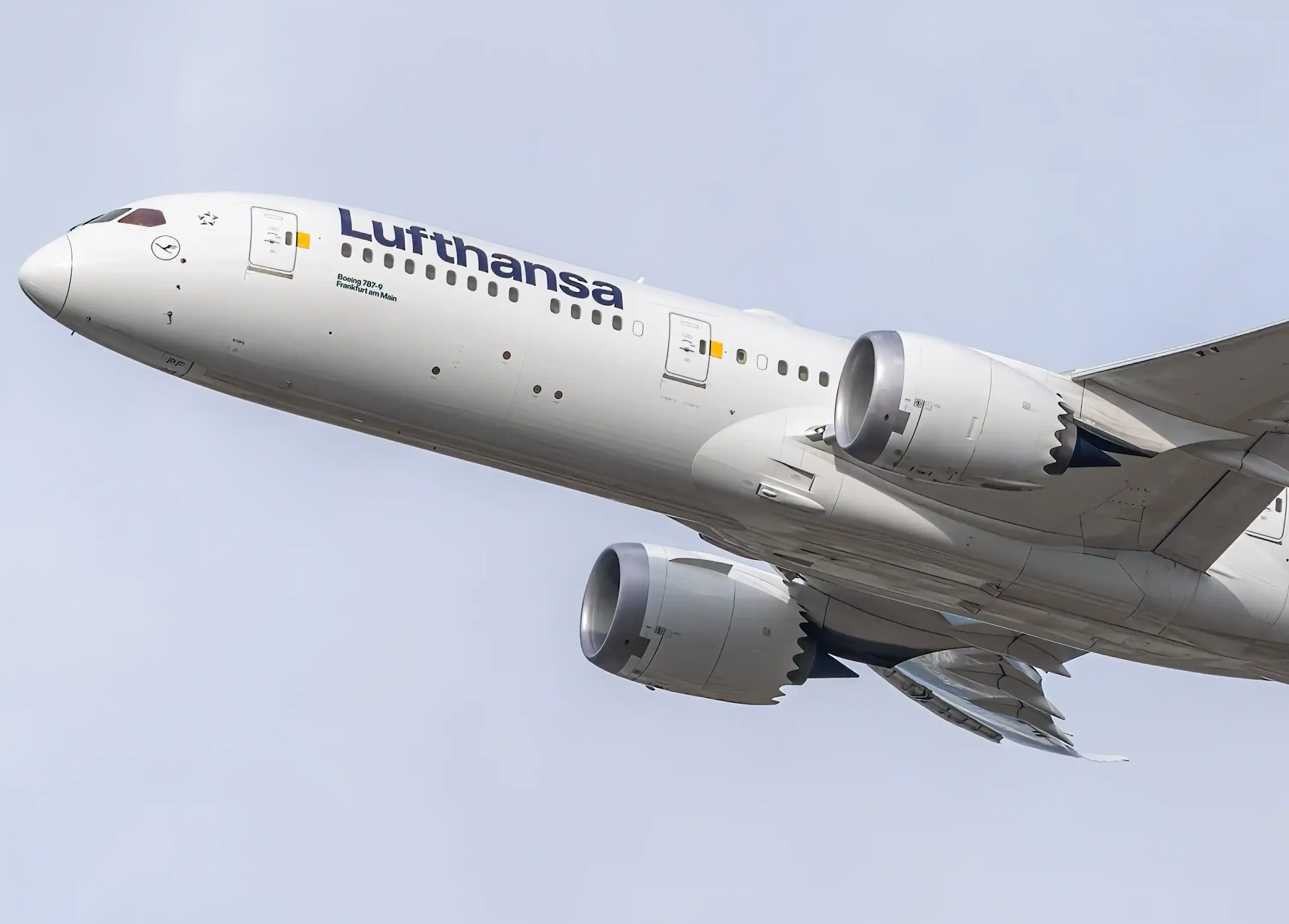 Lufthansa Boeing 787 departing Frankfurt