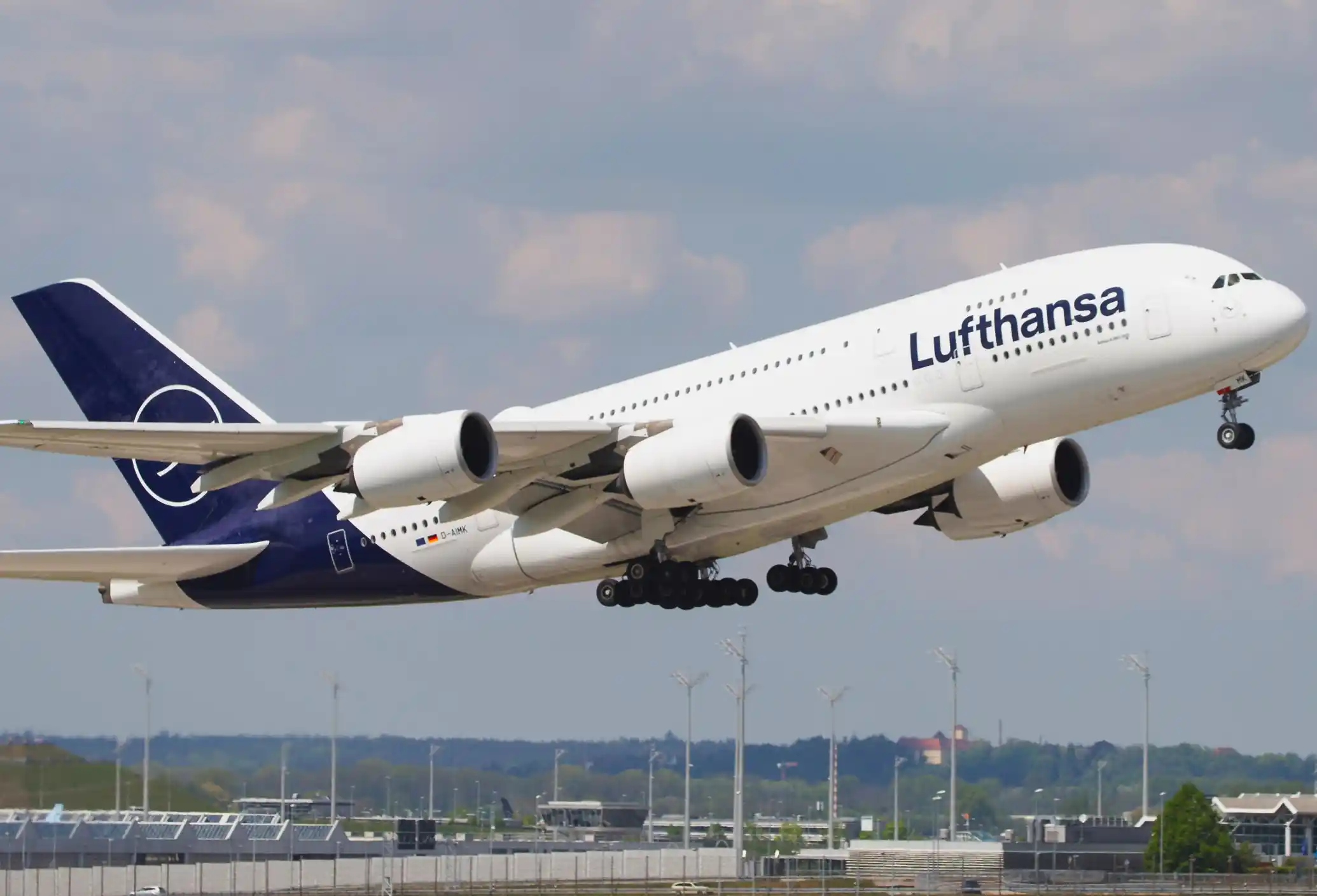 Lufthansa Airbus A380-800
