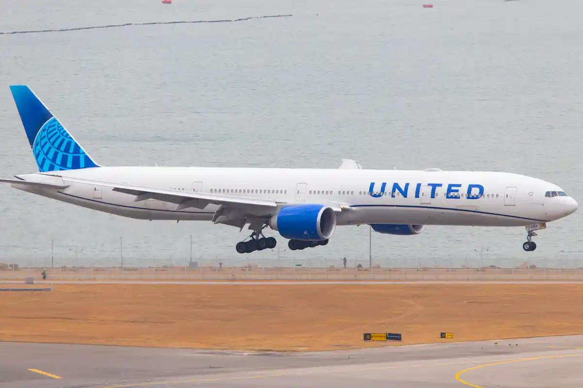 A United Airlines Boeing 777-300ER arriving in Hong Kong