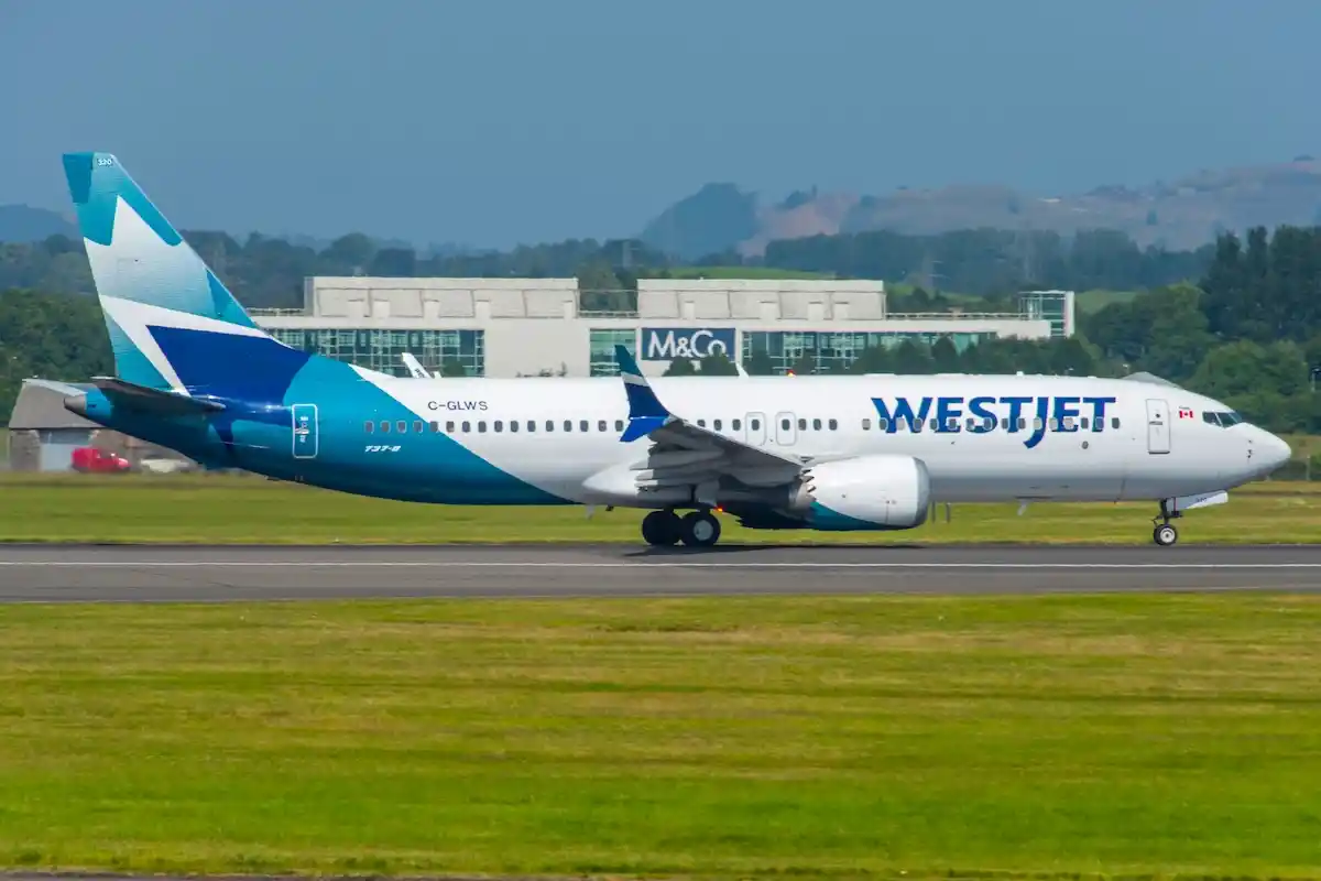 WestJet Boeing 737-8 MAX