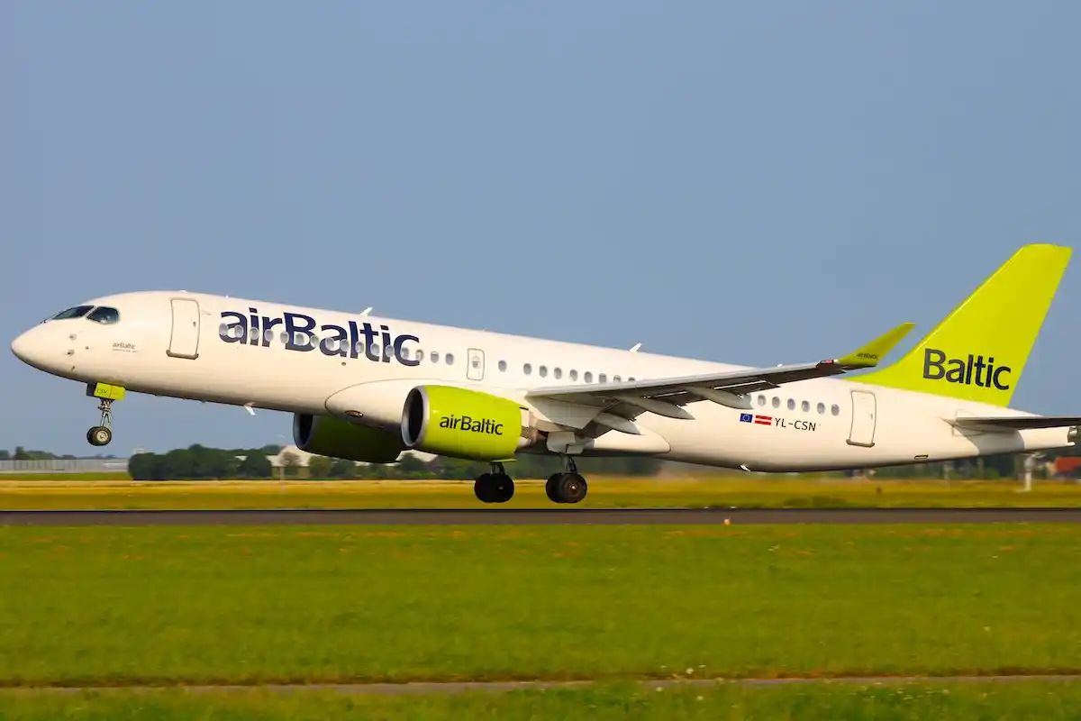 airBaltic Airbus A220-300 departing